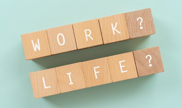 転職　転職活動　事務　働き方改革　ワークライフバランス　コロナ転職　安心　安定